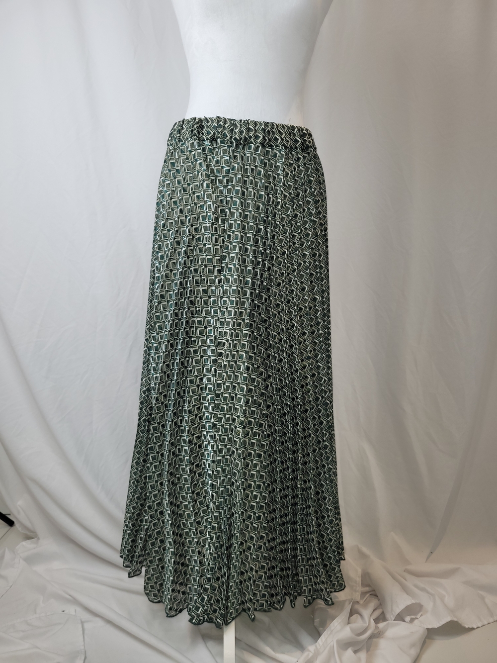 H&M Green Geometric Maxi Skirt - Picture 3 of 12
